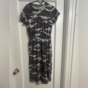 Old Navy Black and Gray Camouflage Midi Dress
